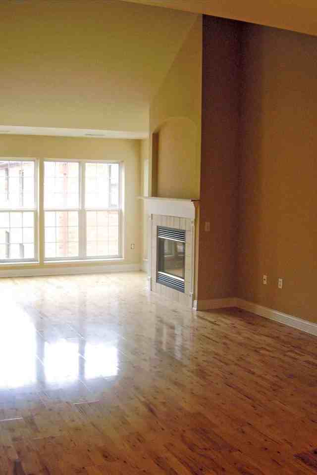 Victory Court - Photo 5 of 37