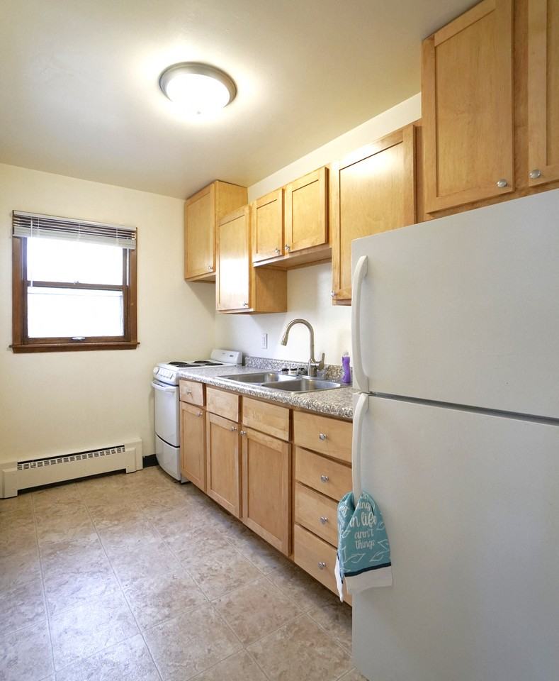 Adrian Place - Photo 6 of 37