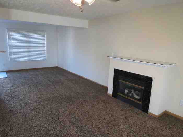 4032 Grayson Dr - Photo 3 of 16