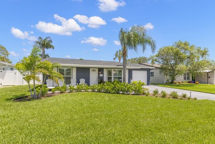 2074 Bayou Grande Blvd Ne - Photo 3 of 28