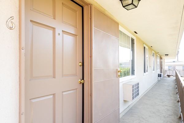 1717 Purdue Ave #6 - Photo 5 of 13