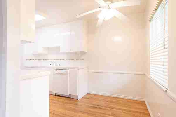 1717 Purdue Ave #6 - Photo 6 of 13