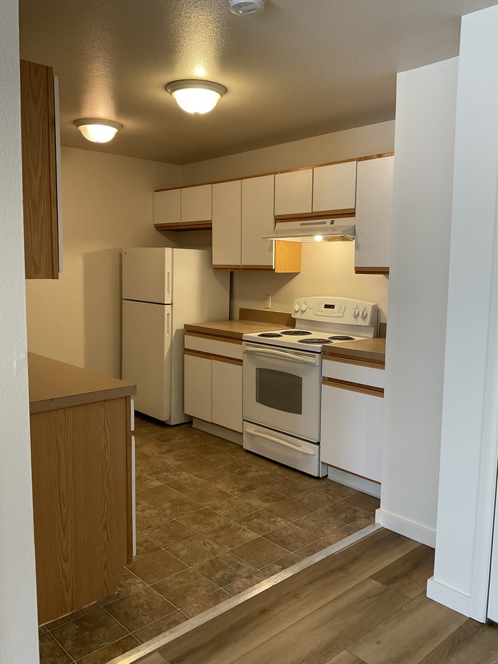 3311 N Lakeharbor Ln #105 - Photo 6 of 11
