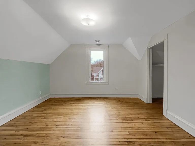 3610 Queen Ave N #2 - Photo 3 of 6