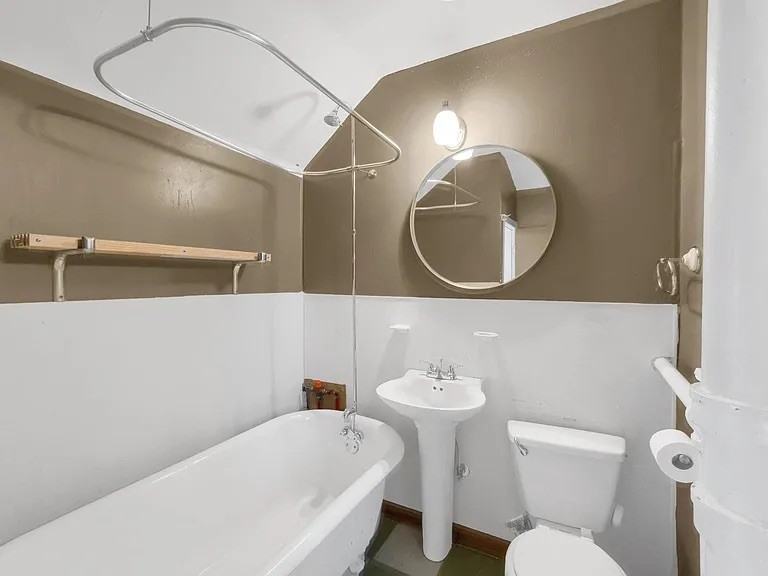 3610 Queen Ave N #2 - Photo 4 of 6