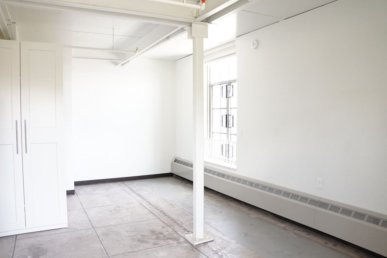 521 W 2nd Street - Photo 5 of 31