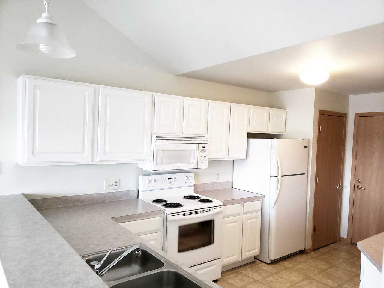 Prairie Crest Apartments - Photo 7 of 26