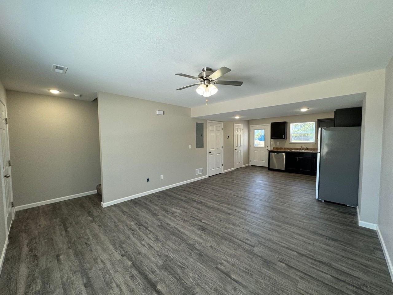 Granada Estates - Photo 6 of 18