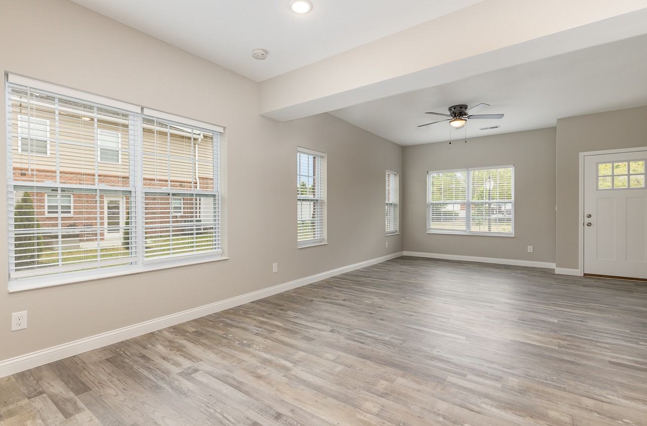 2009 Terrace Ct #2009 - Photo 3 of 21