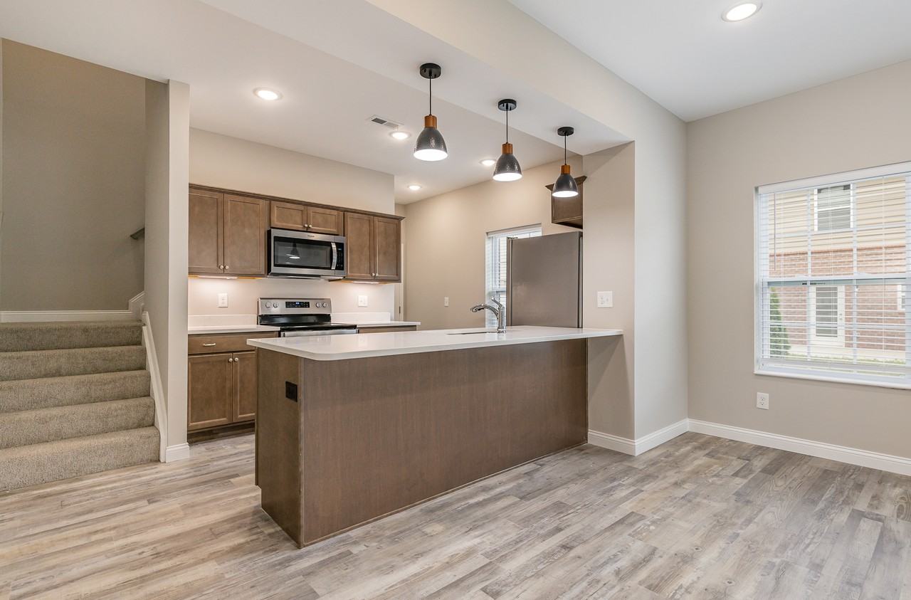 2009 Terrace Ct #2009 - Photo 7 of 21