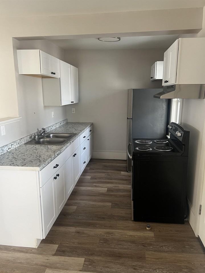 360 Merrimack St Apt 3 #360-3 - Photo 2 of 9