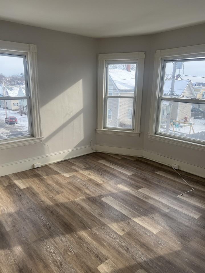 360 Merrimack St Apt 3 #360-3 - Photo 3 of 9