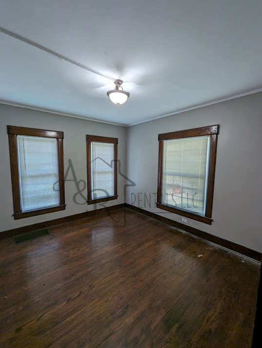 1401 S Elm St #1 - Photo 5 of 13