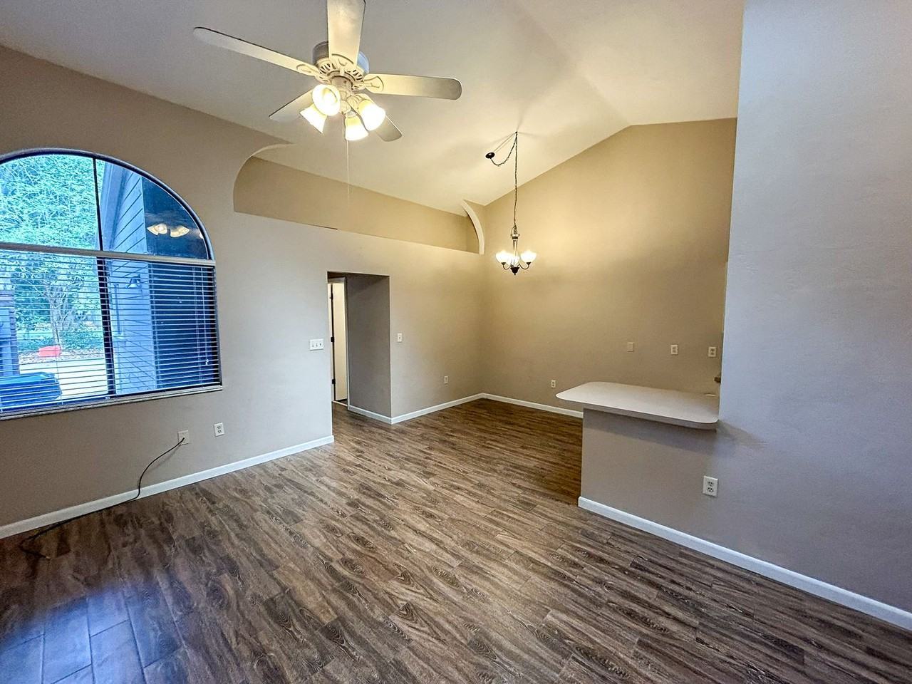 3824 Sw 30th Ter - Photo 5 of 20