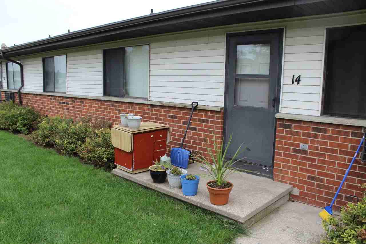 Acorn Court Apartments - Photo 3 of 8