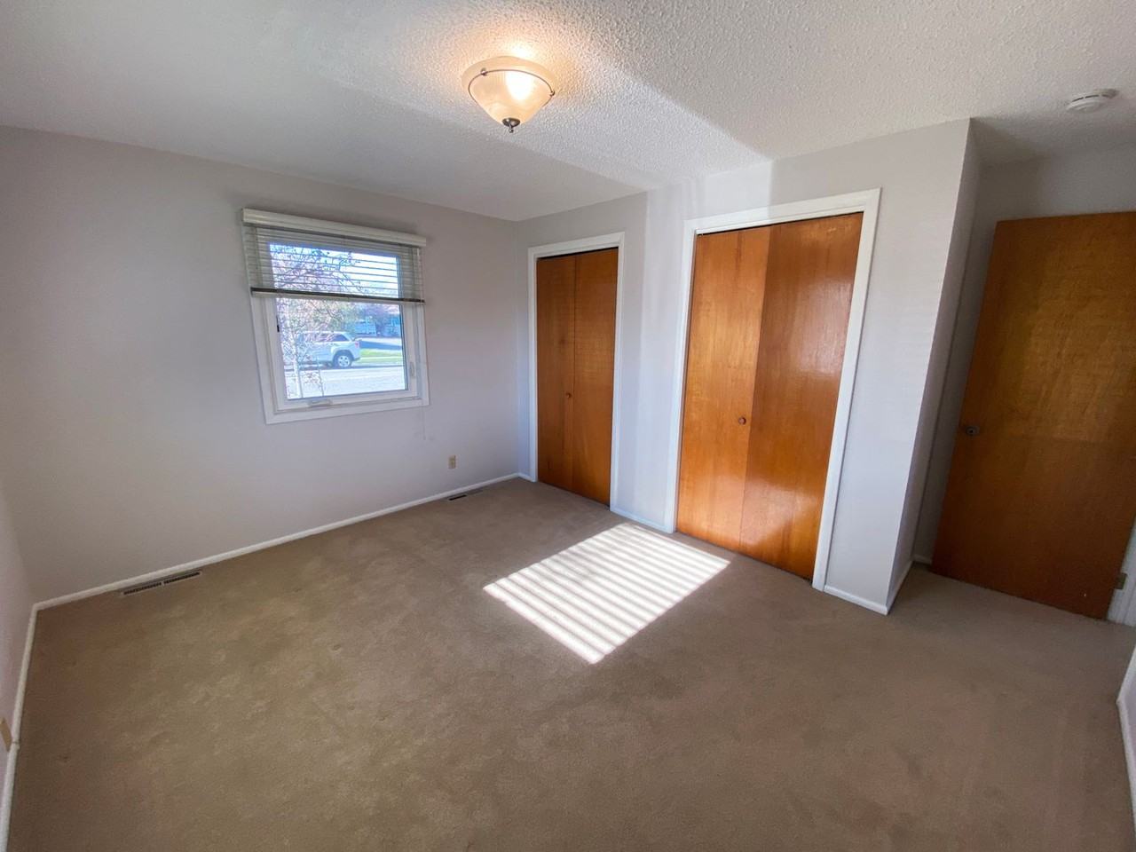 117 S 19th Ave - Photo 3 of 10