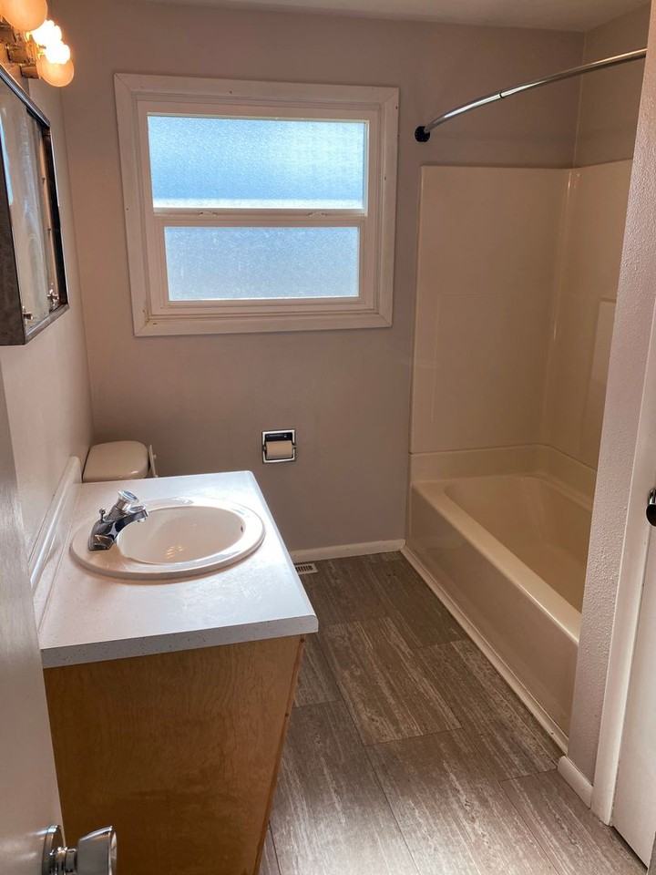 117 S 19th Ave - Photo 4 of 10