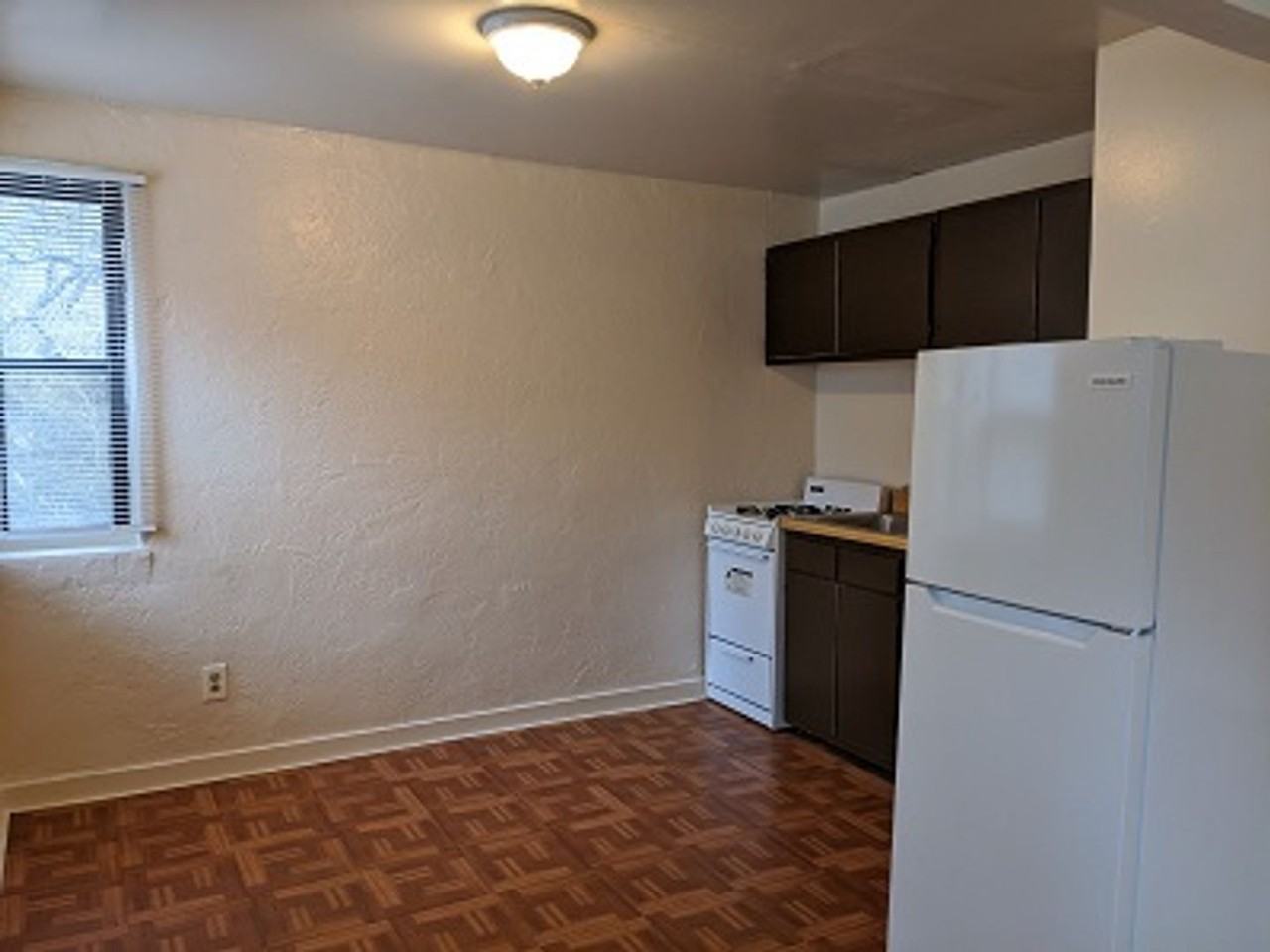 BRENTSHIRE GARDENS - Photo 5 of 15