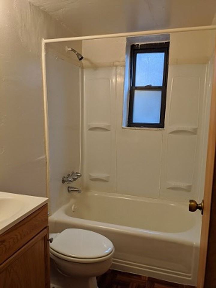 BRENTSHIRE GARDENS - Photo 7 of 15