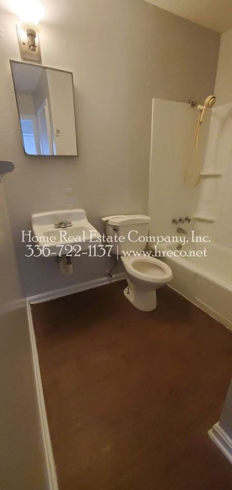 1982 Maryland Ave #C - Photo 5 of 9