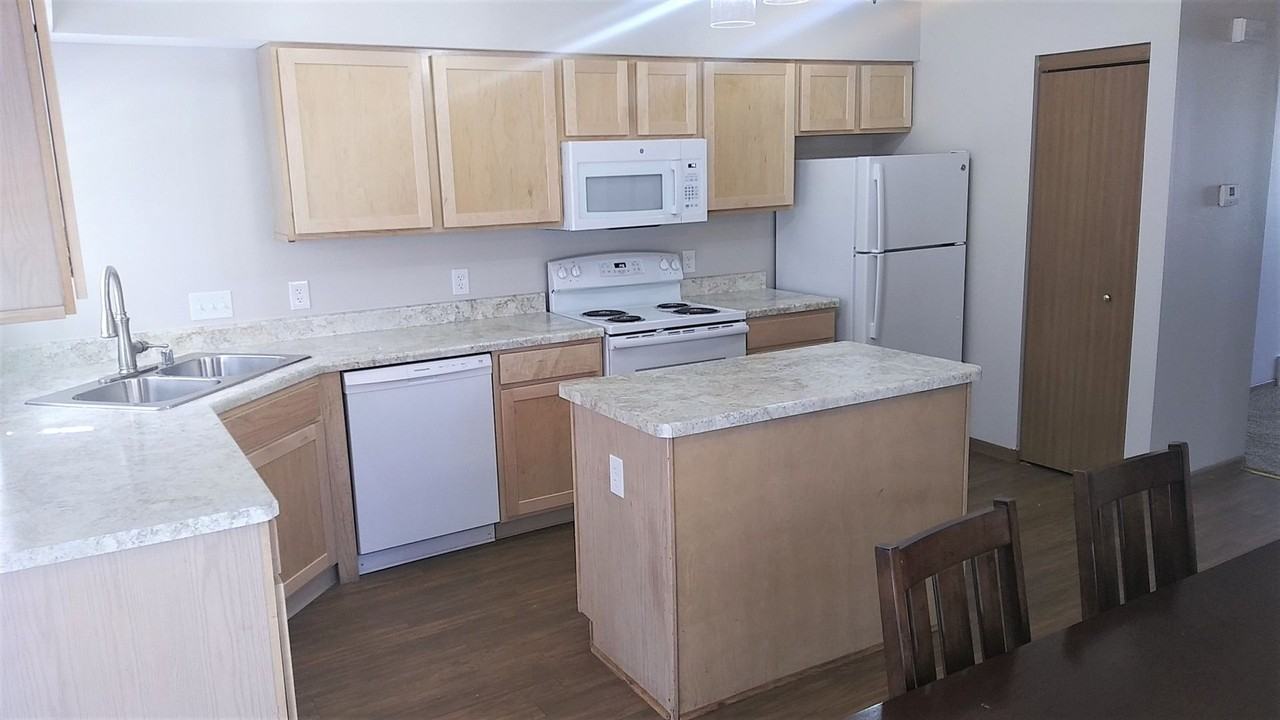 Hunters Ridge Townhomes - Photo 5 of 19