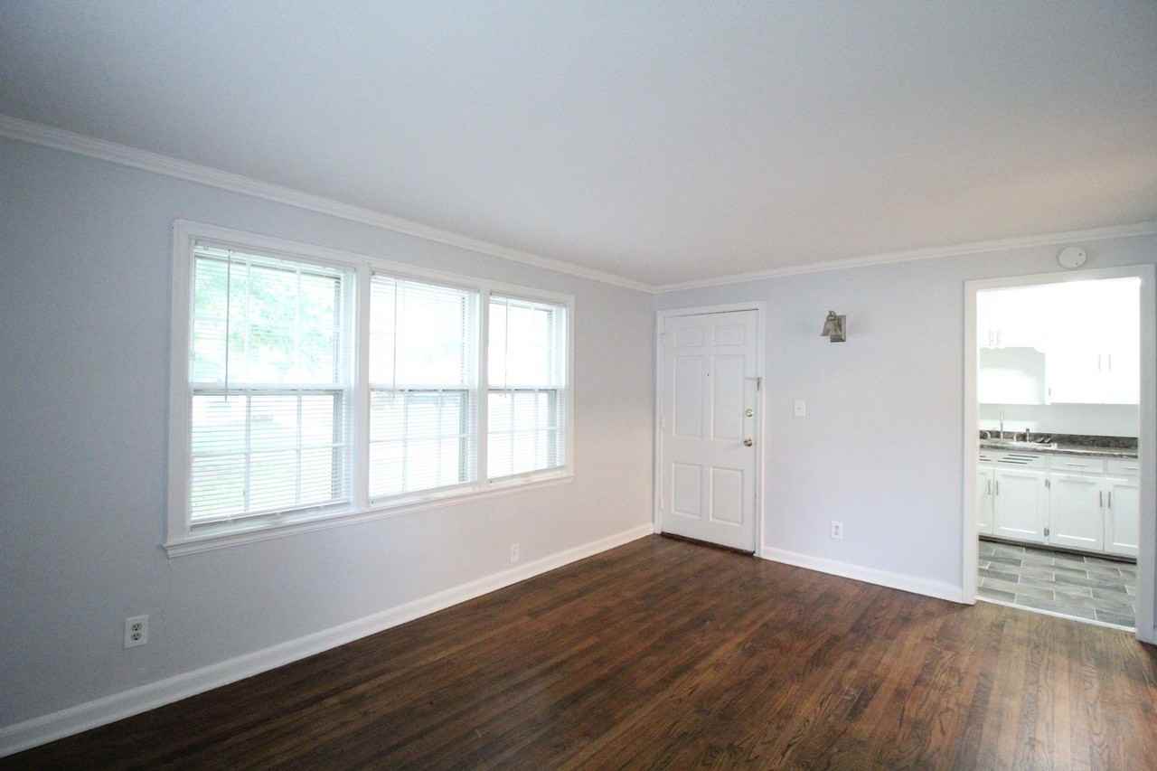 4405 S Parkway Dr - Photo 3 of 8
