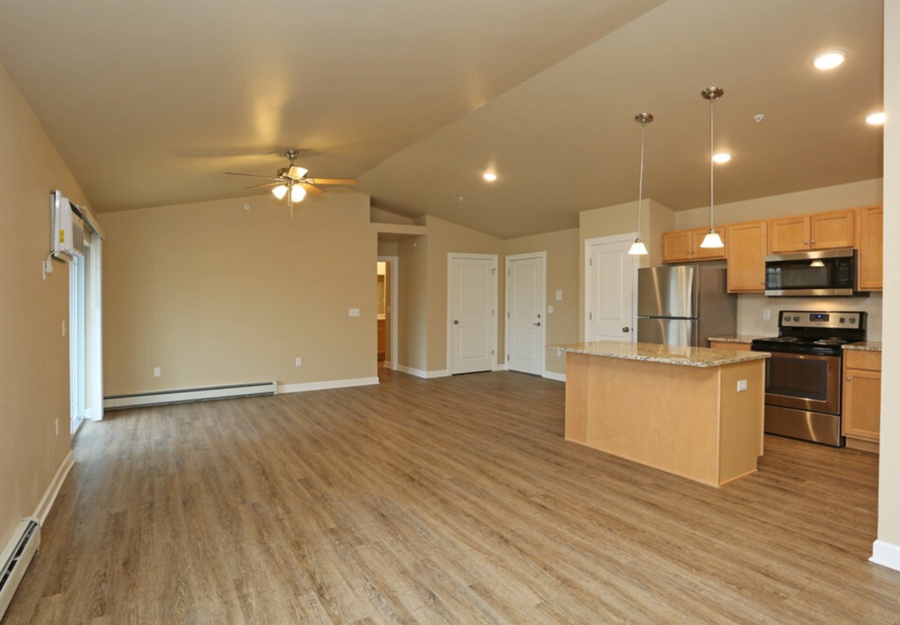 Rock Creek Apartments - Photo 4 of 13