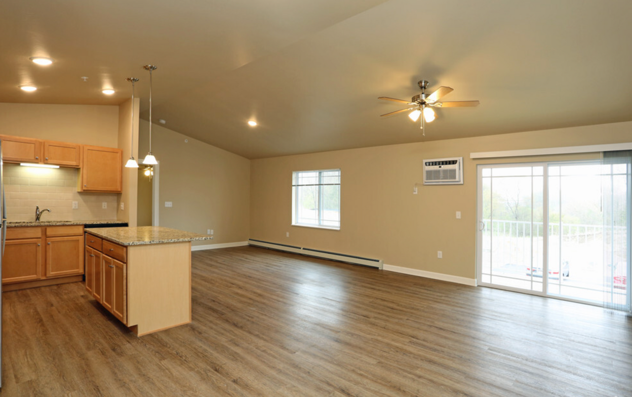 Rock Creek Apartments - Photo 5 of 13