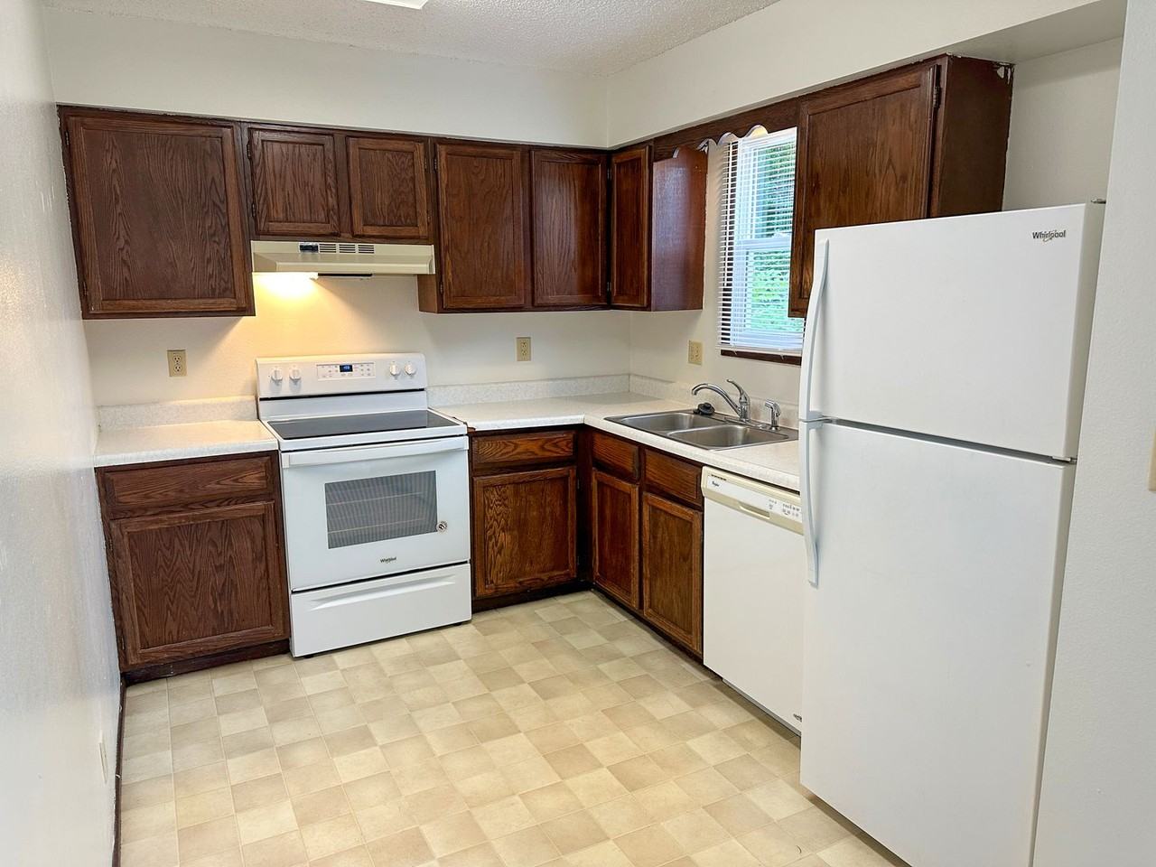 219 Washington - Photo 7 of 31