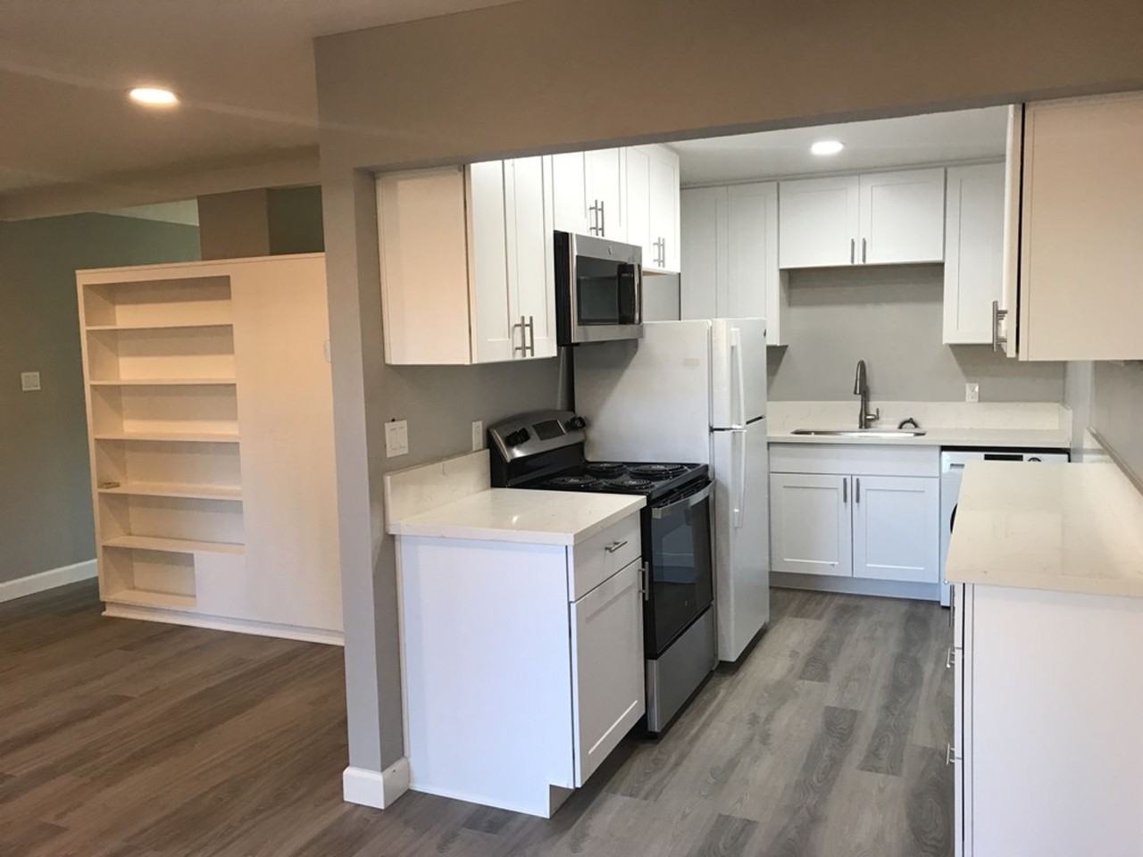 828 D St - Photo 3 of 31