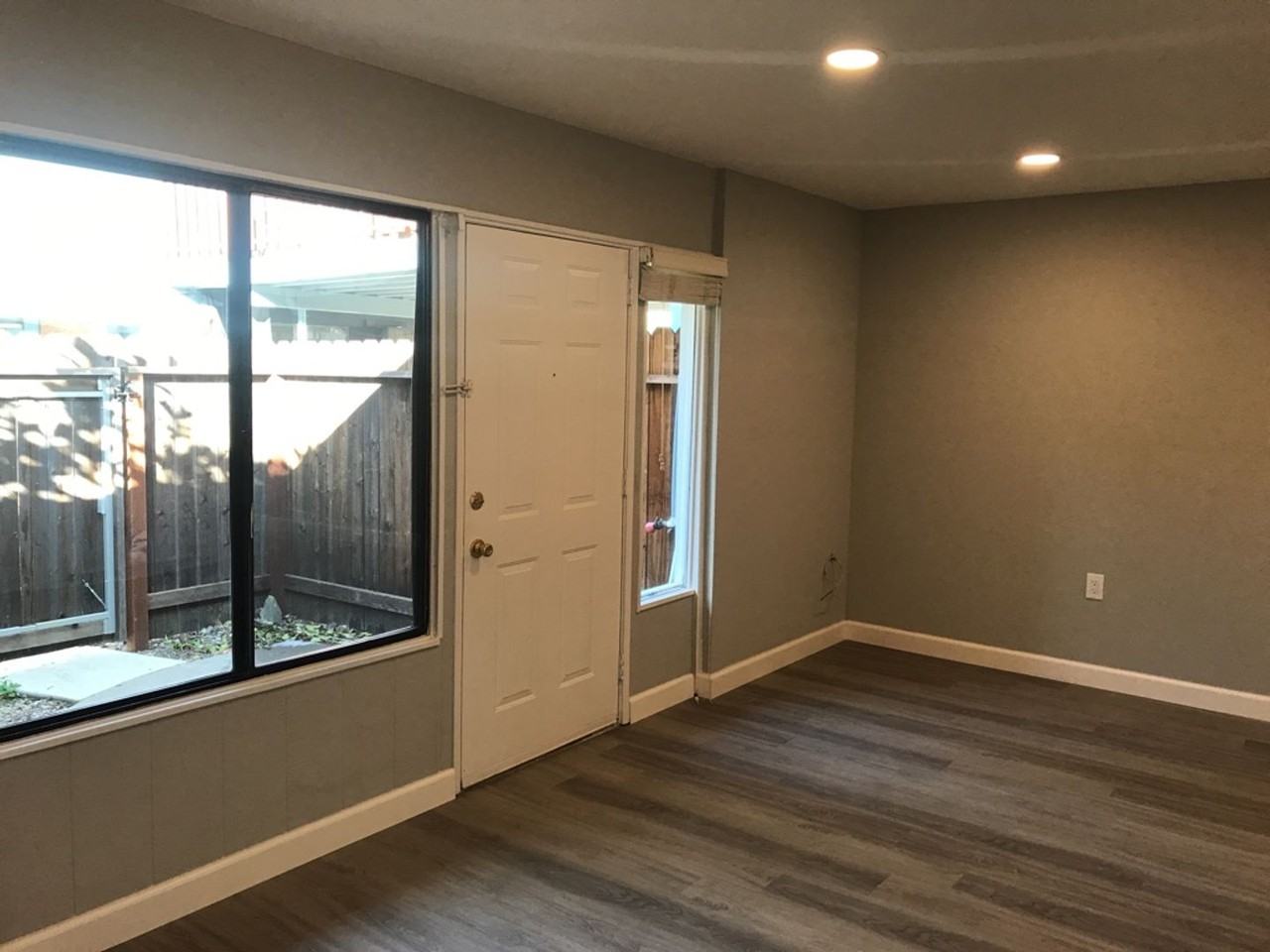 828 D St - Photo 6 of 31