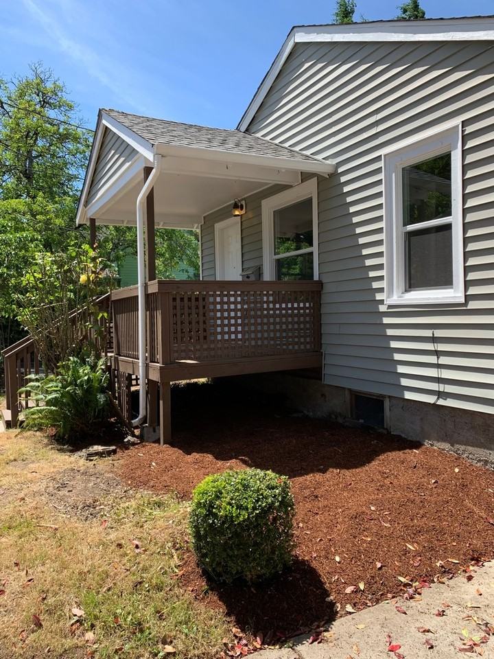 2500 Harney St - Photo 3 of 19