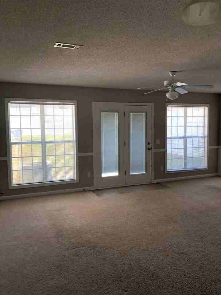 207 Camden Dr - Photo 2 of 16