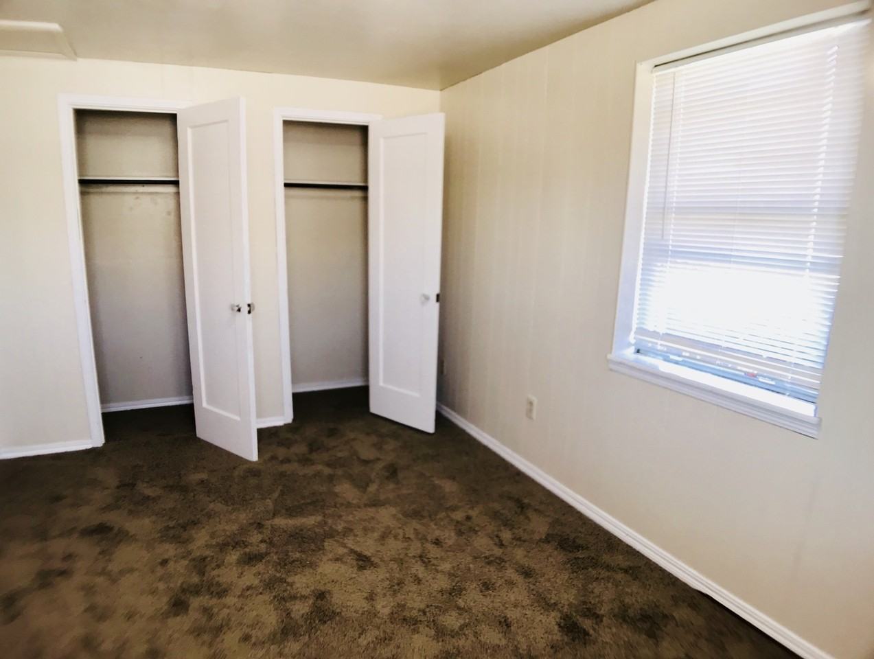 1012 Mallard Dr - Photo 3 of 8