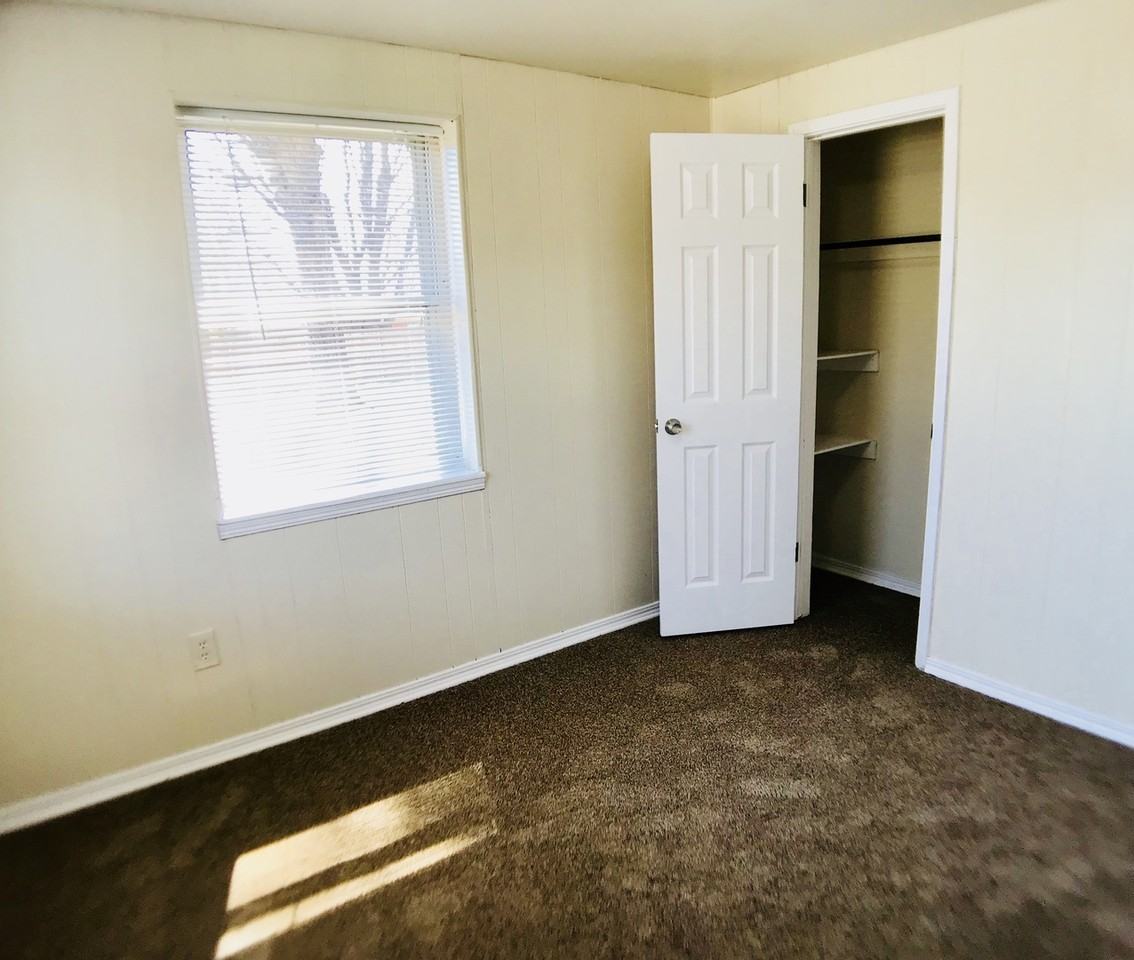 1012 Mallard Dr - Photo 5 of 8