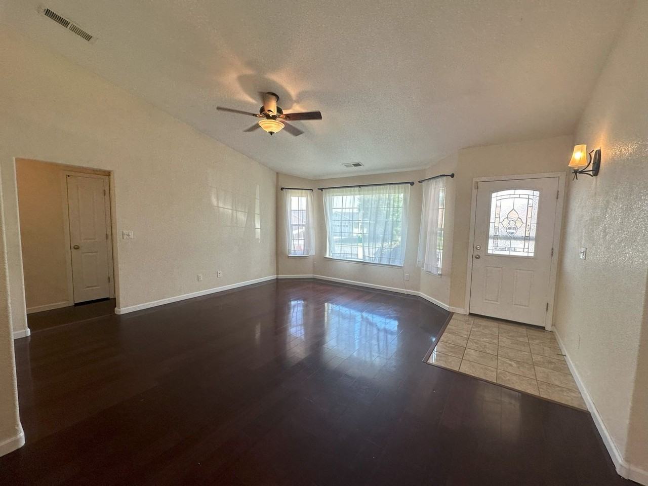 1115 Overlook Drive - Photo 3 of 20