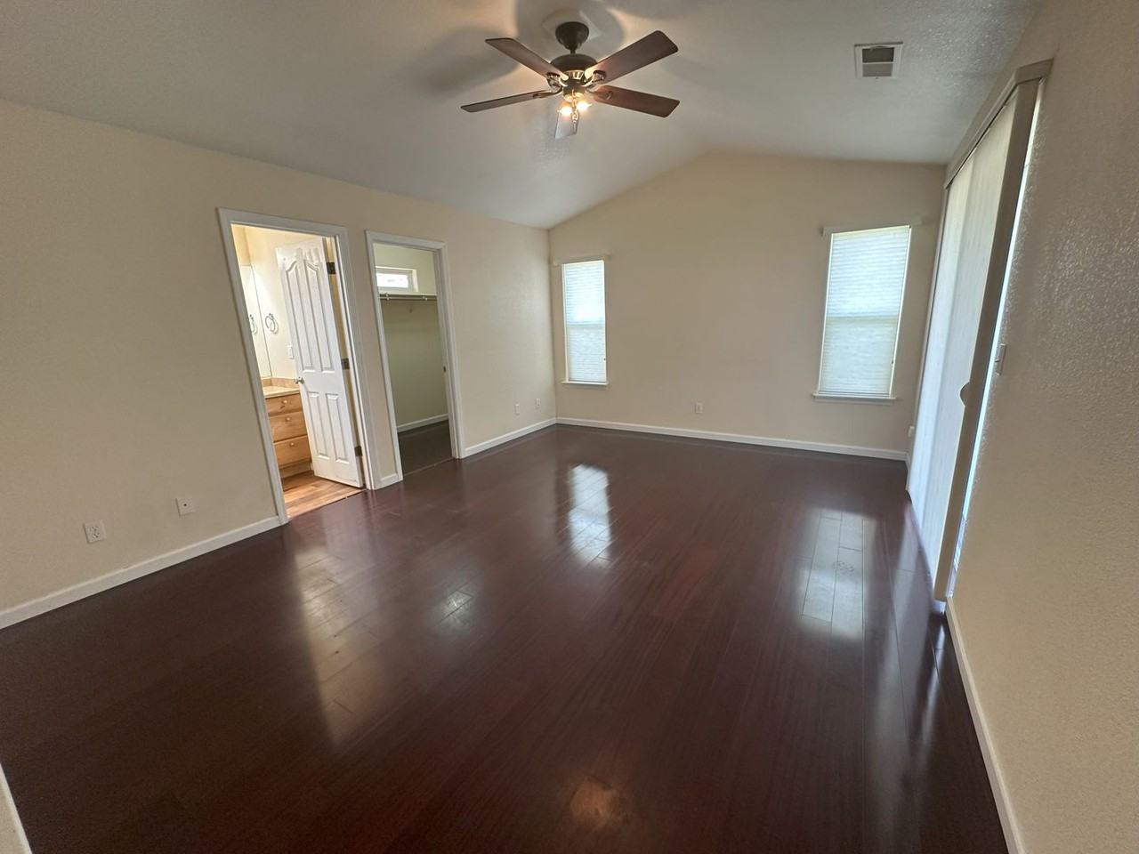 1115 Overlook Drive - Photo 7 of 20