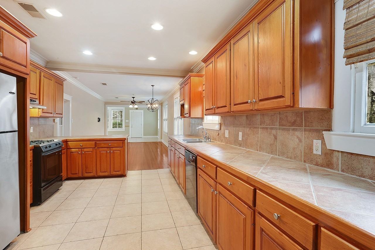 1320 Perkins Rd - Photo 2 of 24