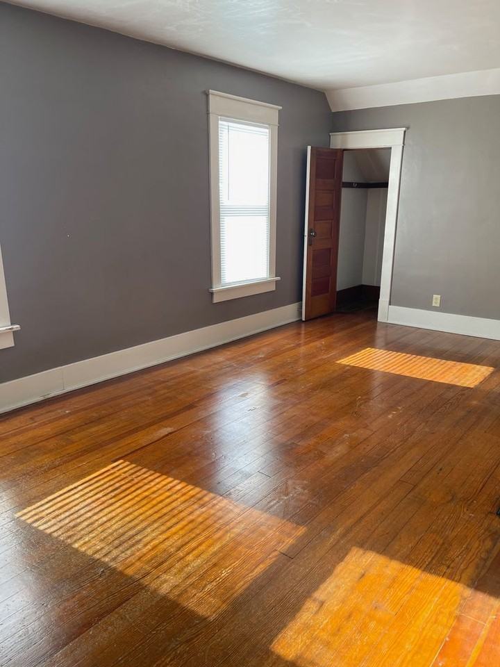 801 W Lincoln Ave - Photo 3 of 9