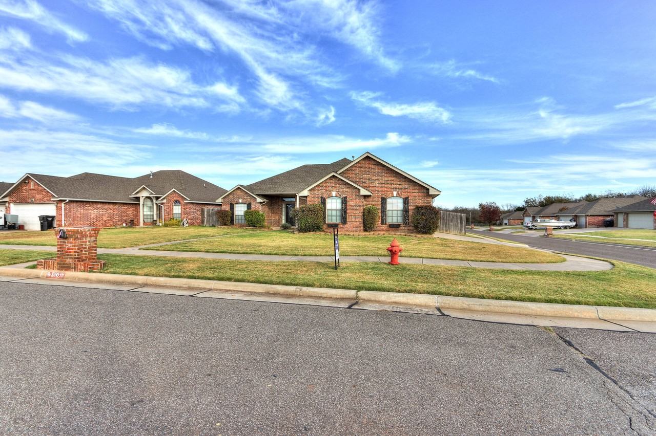 500 Loyd Ln - Photo 3 of 50