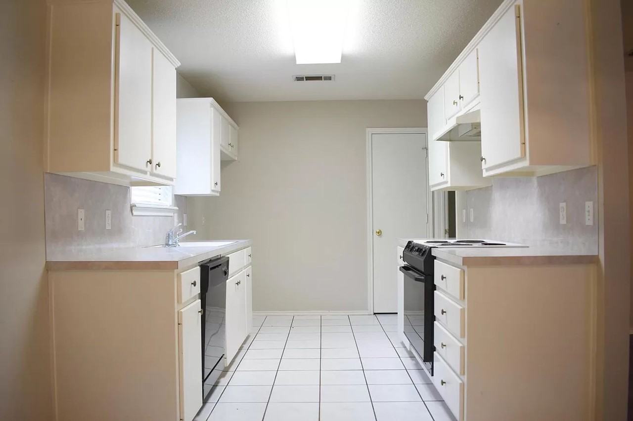 1505 81st St - Photo 6 of 11