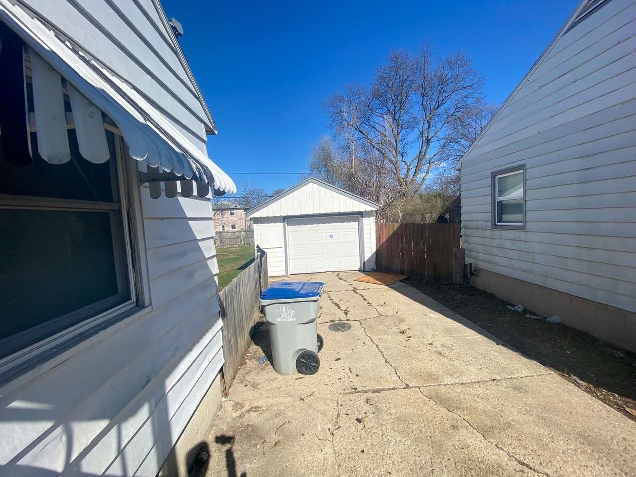 5242 N 50th St - Photo 3 of 10