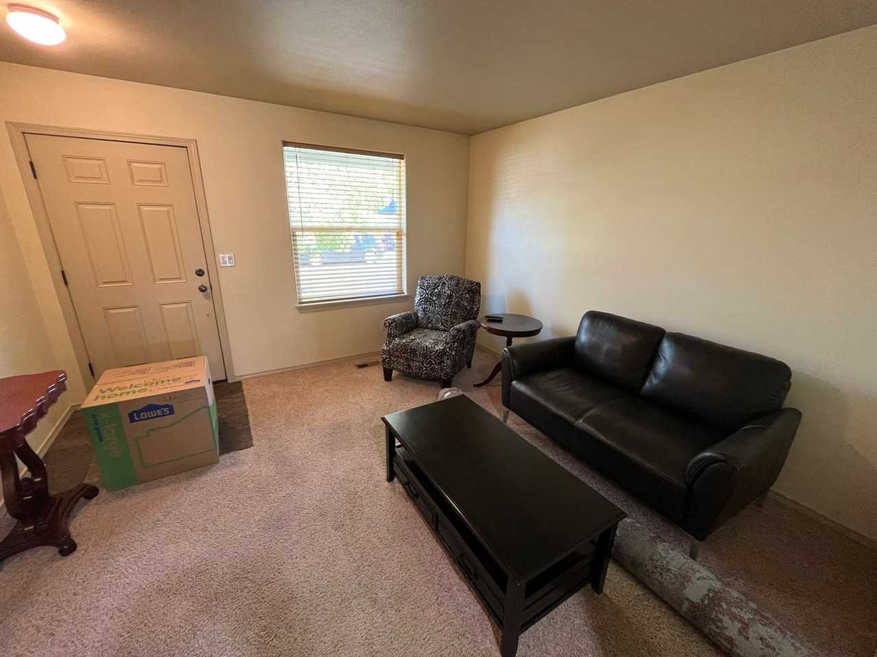 21375 Kristin Ct - Photo 4 of 17