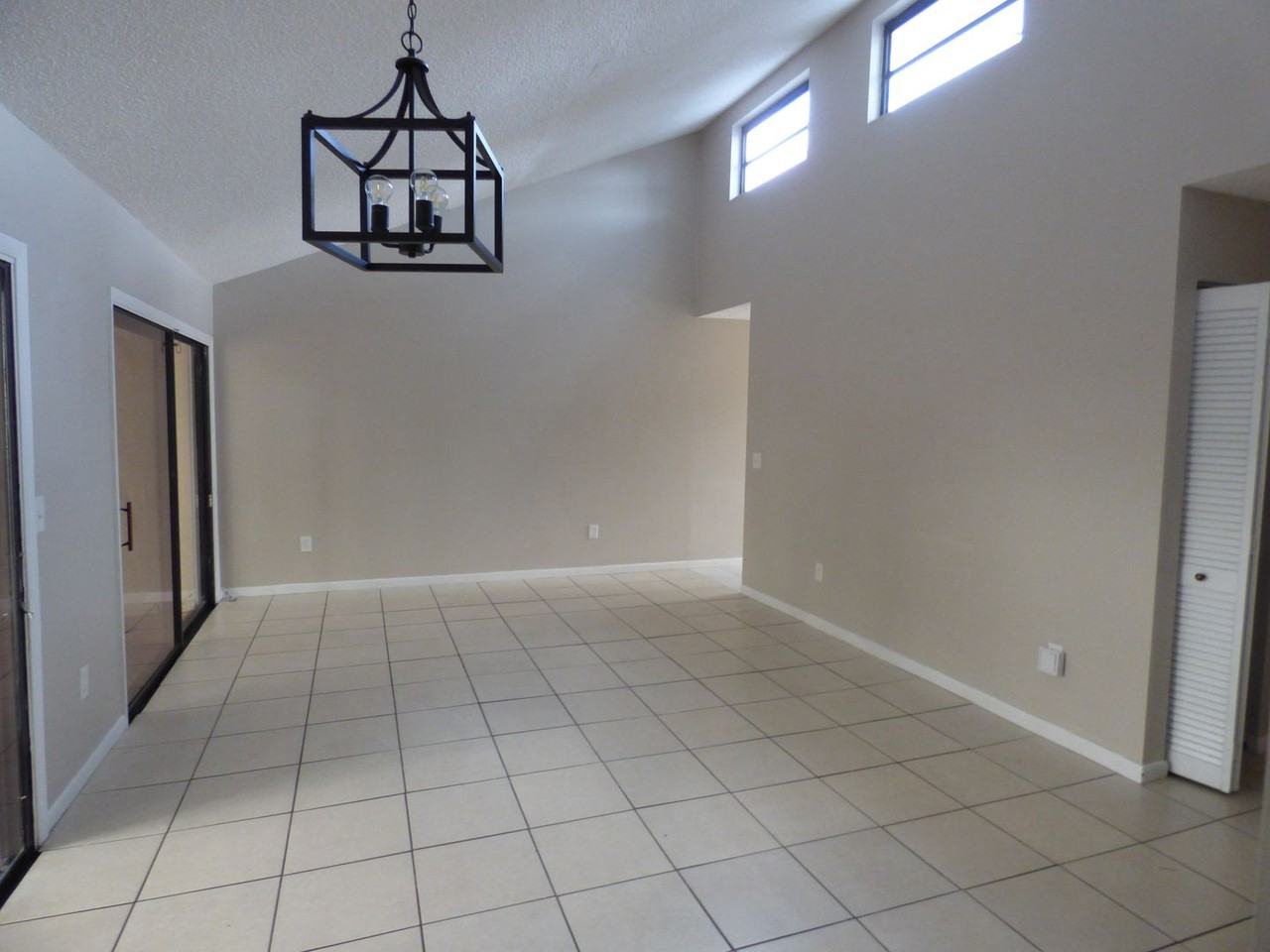 2600 Barbados Dr - Photo 2 of 12