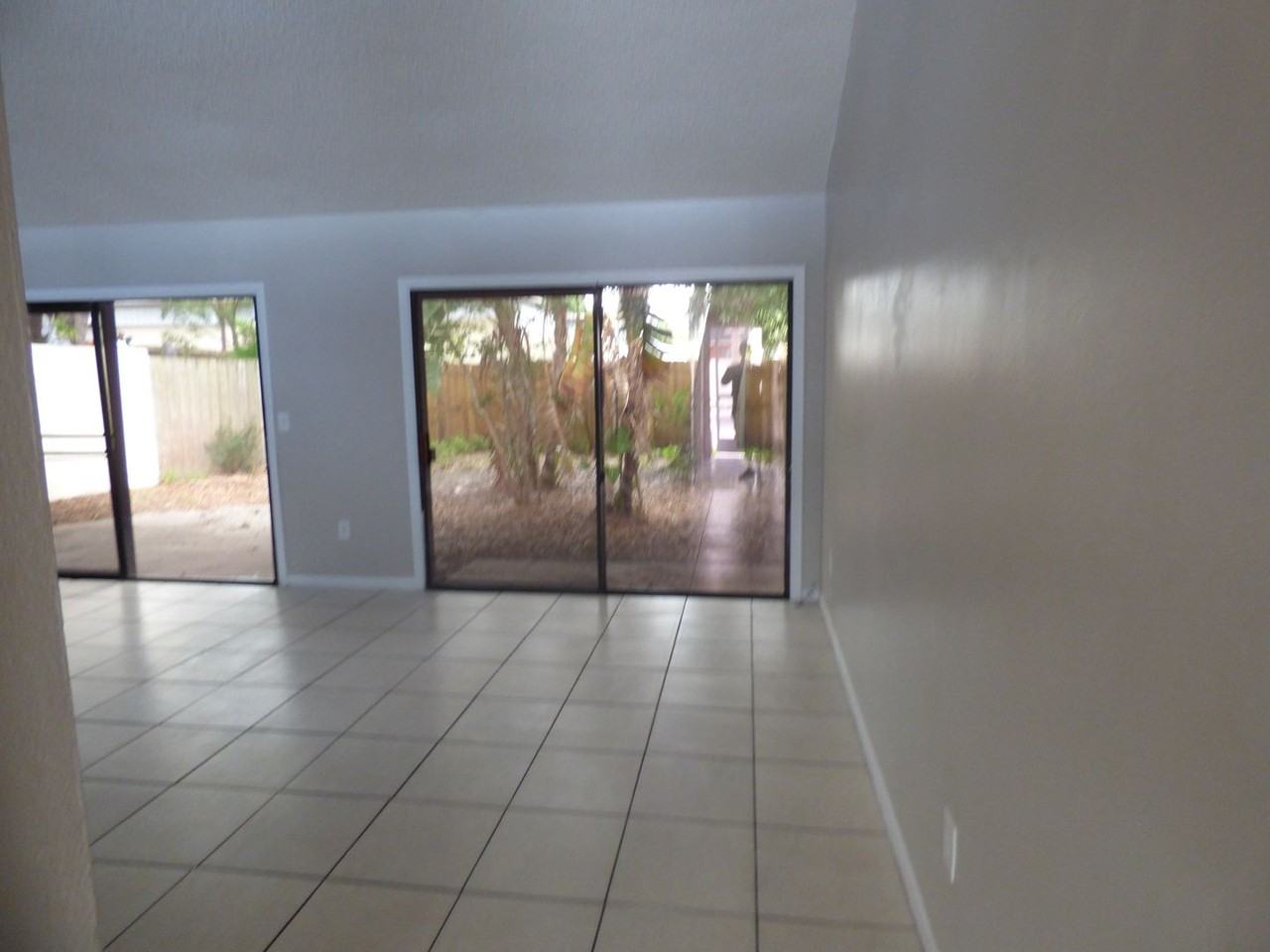 2600 Barbados Dr - Photo 4 of 12