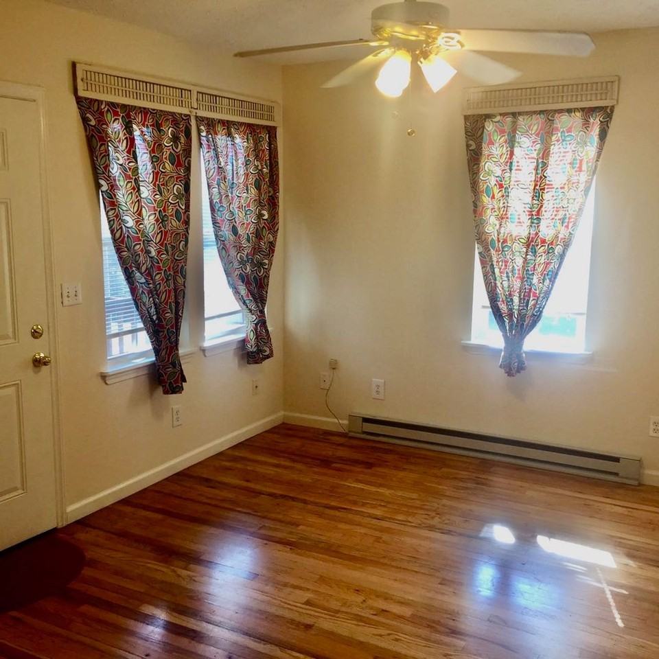 208 Gatchell St - Photo 3 of 12