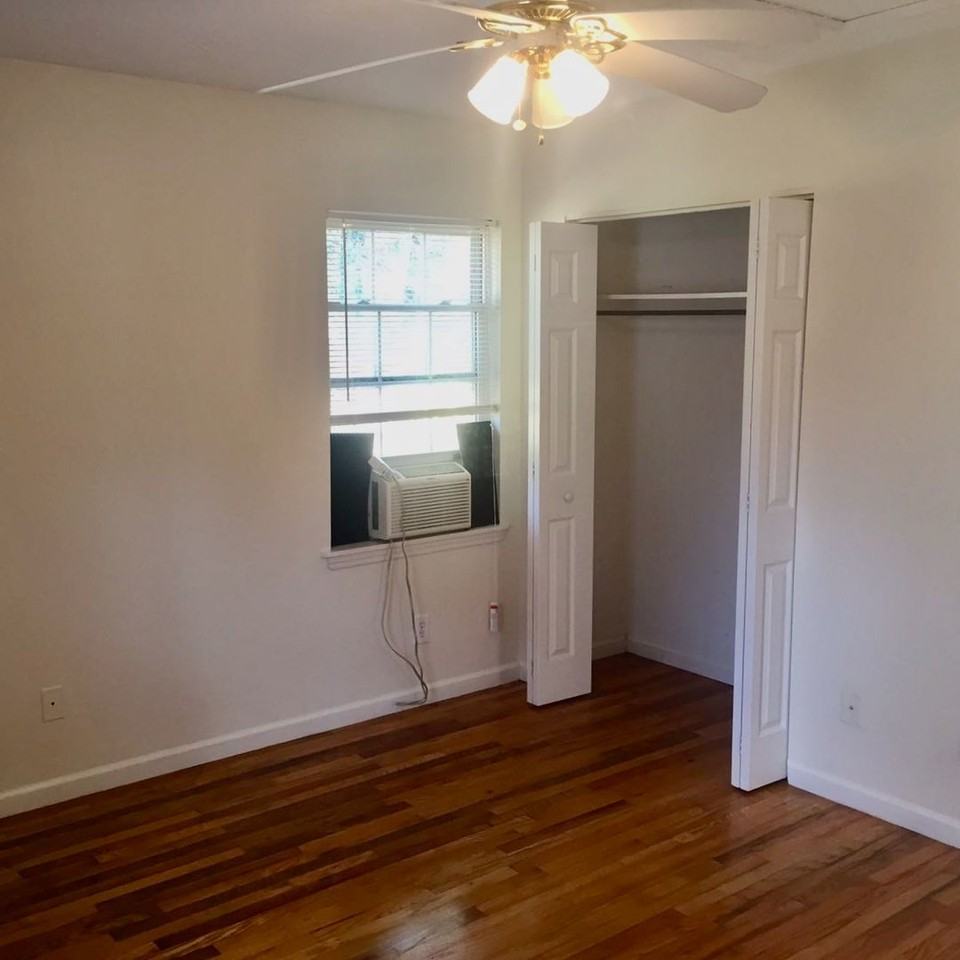208 Gatchell St - Photo 7 of 12
