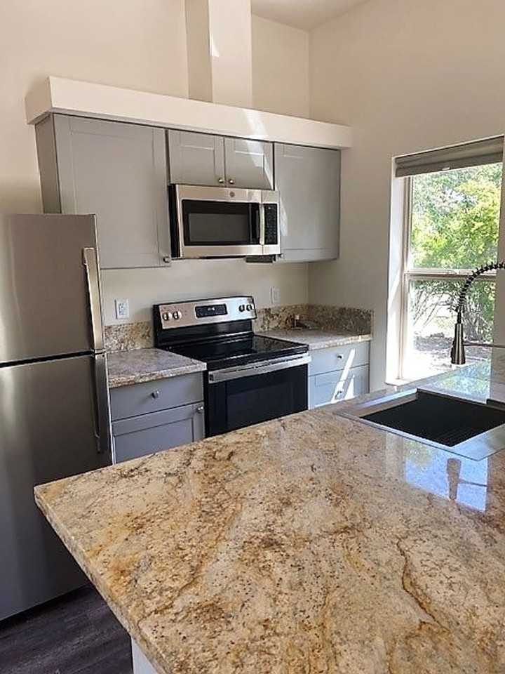 3047 Henderson Rd - Photo 2 of 7