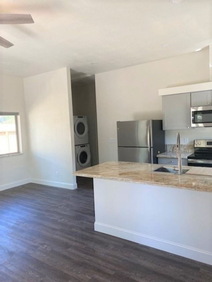 3047 Henderson Rd - Photo 3 of 7