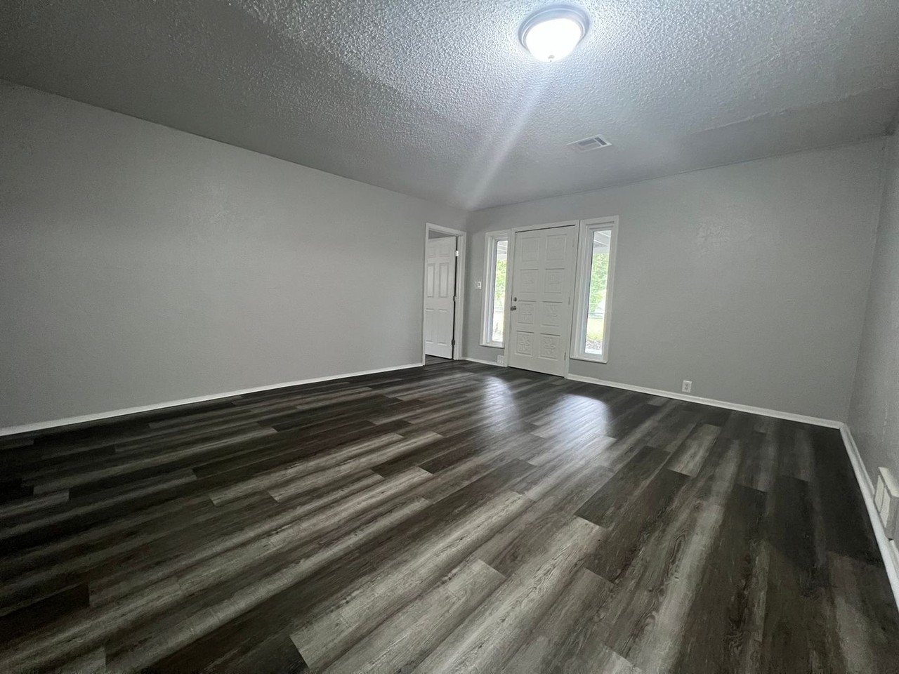 1315 Nw Bessie Ave - Photo 5 of 9